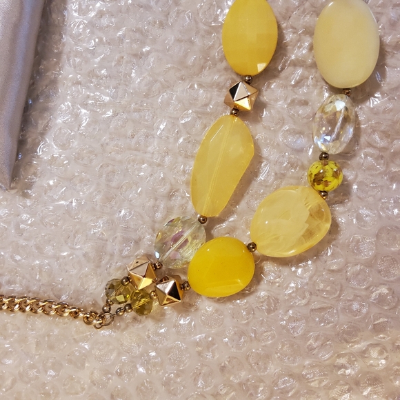 Laura Necklace - Picture 4 of 5